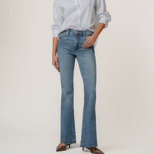 Kut from the Kloth Ana High Rise Flare Size 4 / Obtain W/Medium Base Wash